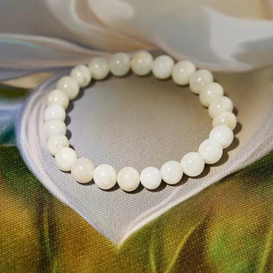 Premium Abhimantrit Moonstone Bracelet for Growth, Intuition and mental peace